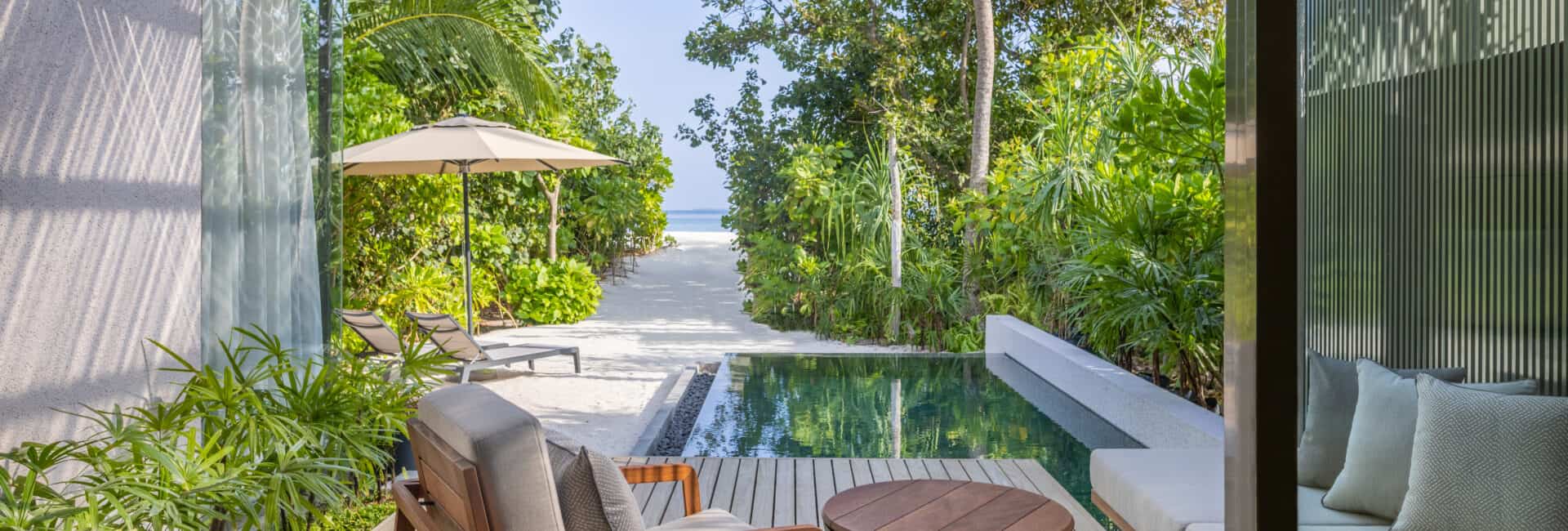 Alila Kothaifaru Maldives - Sunrise Beach Villa - Pool Deck