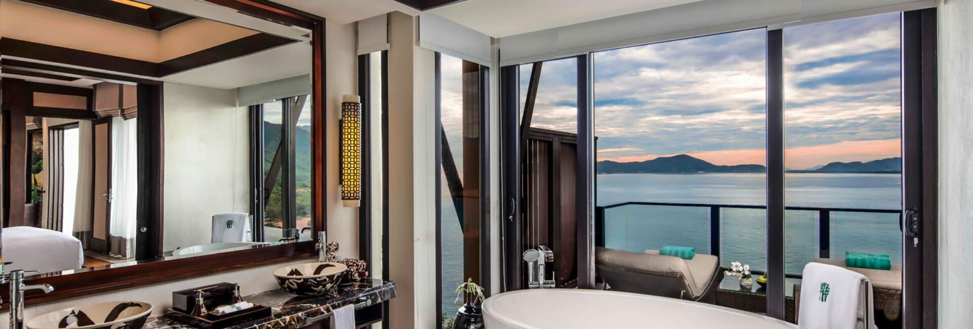 Banyan Tree Lang Co Vietnam/ Bathroom